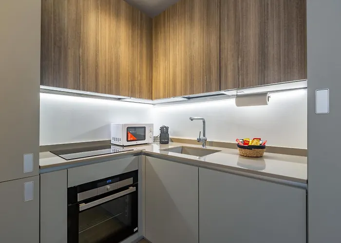 Aurealiving - Trastevere With Rooftop & Gym, Your Place In Apartment