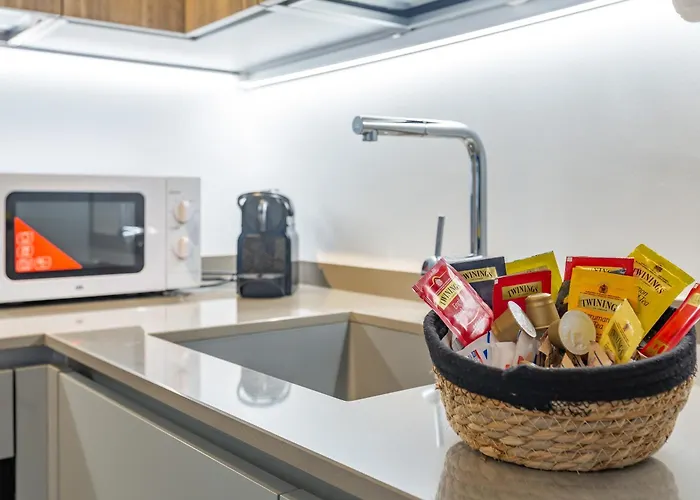 Apartment Aurealiving - Trastevere With Rooftop & Gym, Your Place In *