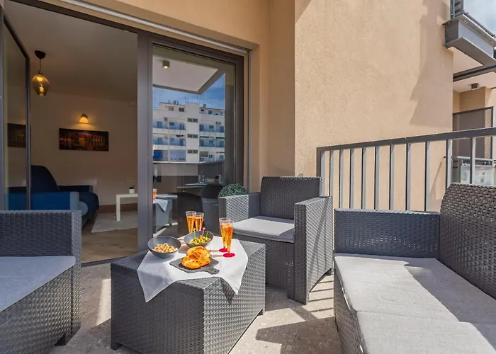 Apartment Aurealiving - Trastevere With Rooftop & Gym, Your Place In *